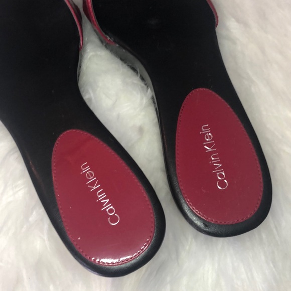 Calvin Klein red slides - Picture 2 of 4